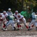 ファーストプレイ 慎重にスナップを受ける QB#7吉岡