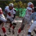 足元をとられながら前進を試みる RB#4岩上