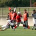タックルを振り切りサイドを駆け上がる RB#5沼野