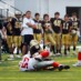 パシュートから懸命のタックルに行く LB#57兒玉